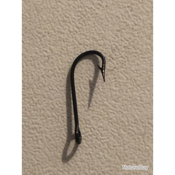 100 hame�on n 9 oeillet noir renvers� ref 125b tige longue simple. p�che carnassier mustad