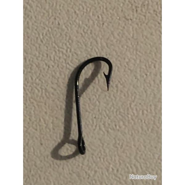 100 hame�on n 8 oeillet noir renvers� ref 125b tige longue simple. p�che carnassier  mustad