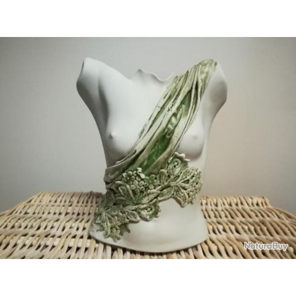 Vase type 2 buste femme en biscuit de Philippe L�ger.