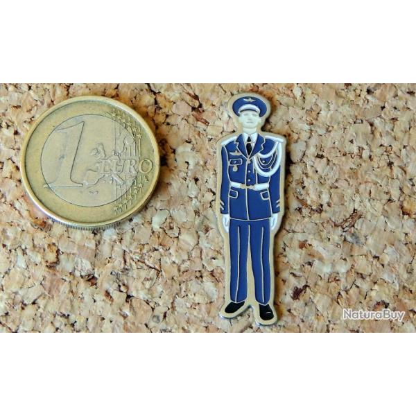 Pin's ARM�E DE L'AIR - Officier en grande tenue - peint cloisonn� - fabricant B.G. DIS Angers