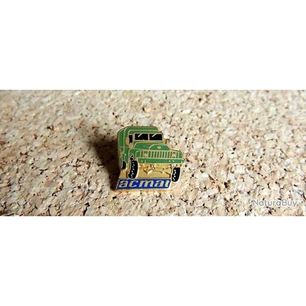 Pin's COLLECTIONNEUR VEHICULES MILITAIRES - ACMAT Camion GMC - �mail � froid - fabricant inconnu