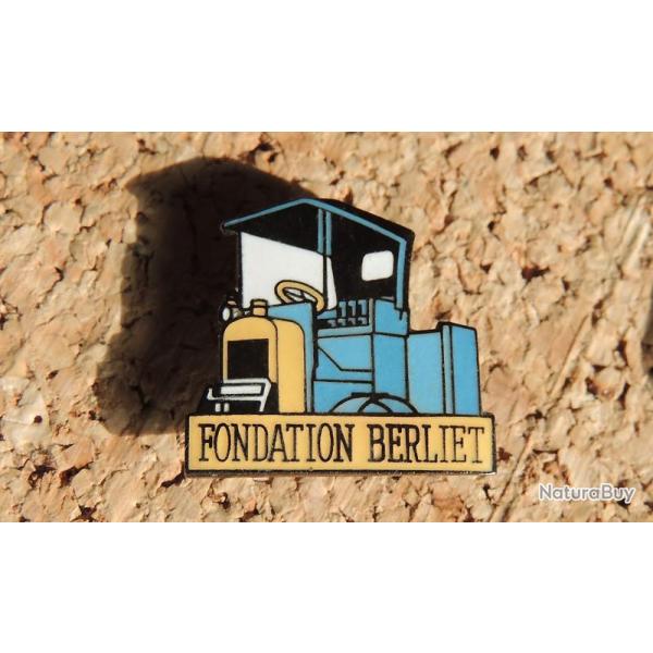 Pin's Comm�moratif Guerre 14/18 - Camion BERLIET de la Voie Sacr�e (fondation Berliet) - EMAIL