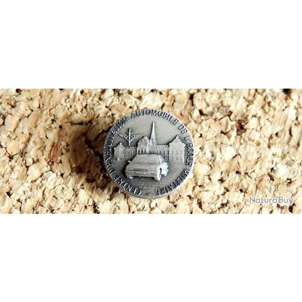 Pin's ECOLE MILITAIRE - Centre Exploitation Automobile Ecole Militaire - m�tal argent� - fab BALME