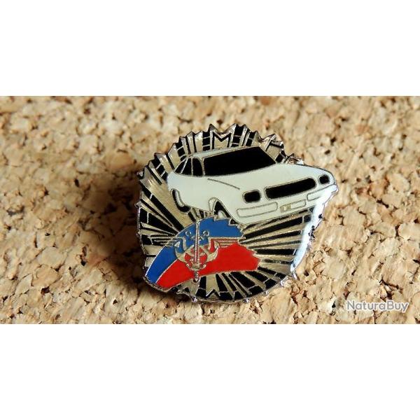 Pin's ECOLE MILITAIRE - Centre Exploitation Automobile Ecole Militaire - verni �poxy - fab inconnu