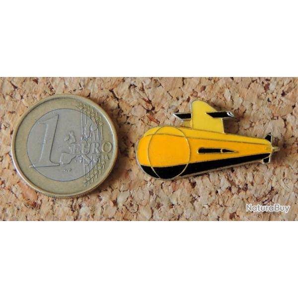 Pin's MARINE MILITAIRE - Sous Marin jaune � identifier - verni �poxy - fabricant inconnu