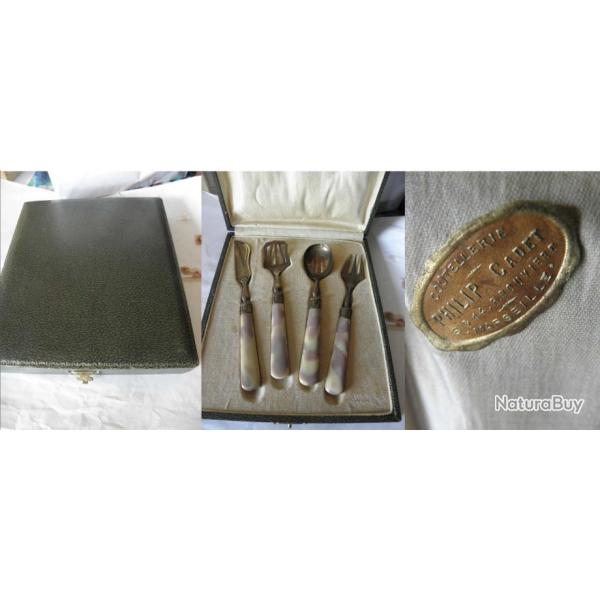 antique Service � hors d ouvre en boite manche bakelite