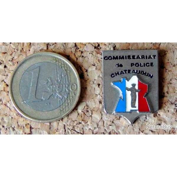 Pin's POLICE - Commissariat Police CHATEAUDUN (28) - �maill� � froid �poxy carte en relief