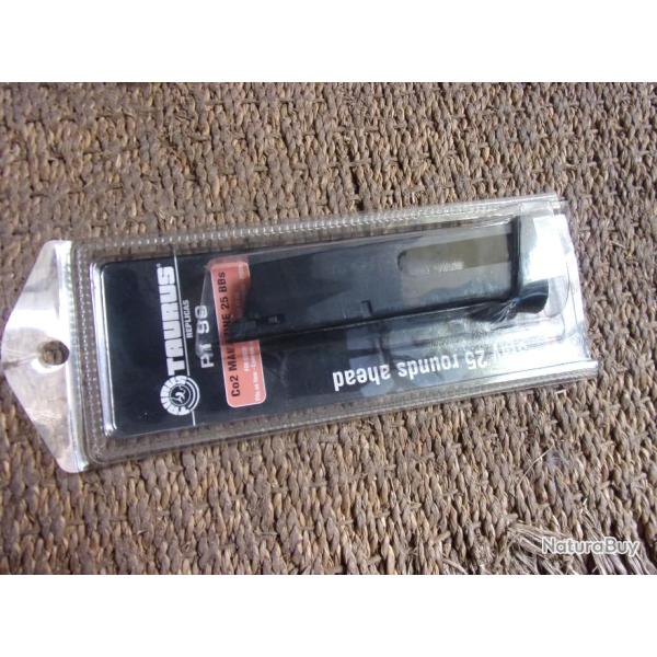 chargeur Taurus PT 99  CO2 4,5 BB  25 coups