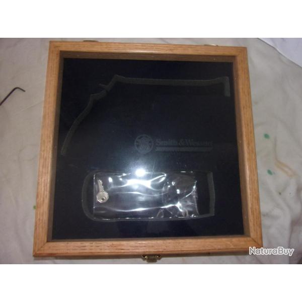 boite en bois Smith et Wesson