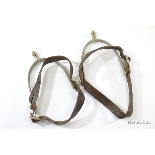 Paires d'perons anciens reconstitution WW1 ou WW2