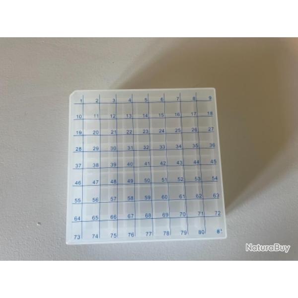 boite compacte de 40 Tubes de 2ml ( inclus) pour poudre noire et un entonnoir  .