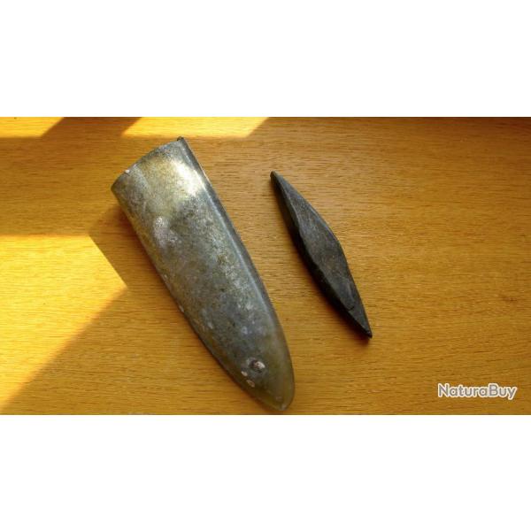 Pierre � aiguiser  aff�ter et son �tui d'�poque