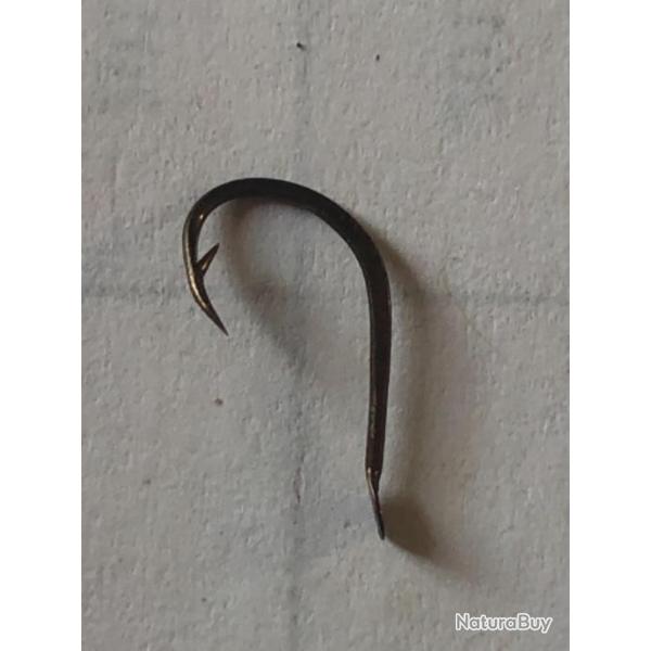 100 Hame�on n 10 palette ref 1535 forg� bronz� renvers� pointe rentrante simple peche carnassier vmc