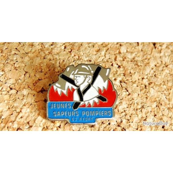 Pin's SAPEURS POMPIERS - JEUNES SP de AYDAT 63 - peint cloisonn� - fabricant inconnu