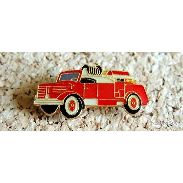 Pin's SAPEURS POMPIERS - Camion HOTCHKISS PS - verni �poxy - fabricant inconnu