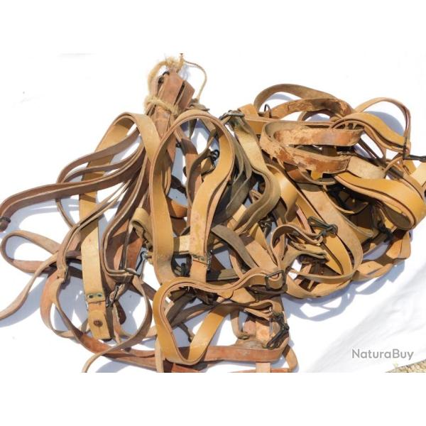 LOT  BRETELLES CUIR PISTOLET MITRAILLEUR P.M. MAT 49 + BAUDRIERS  ......