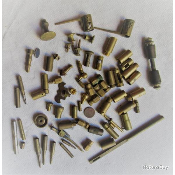 petit lot de pi�ces bronze et laiton