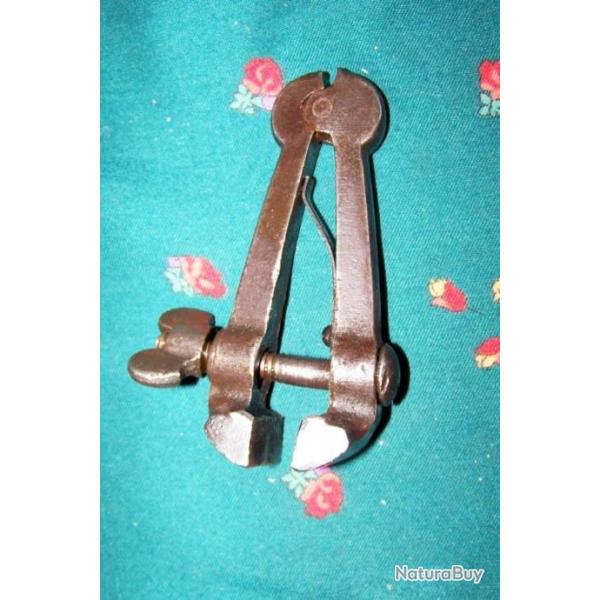 �TAU EN ACIER  A MAIN D'ARMURIER - OUVERTURE 20mm UN OUTIL INDISPENSABLE � PETIT PRIX....!!