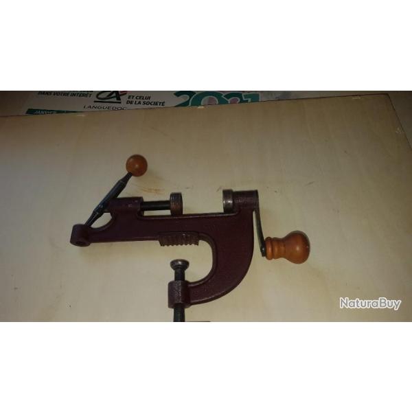 sertisseur a poussoir rouge en calibre 16