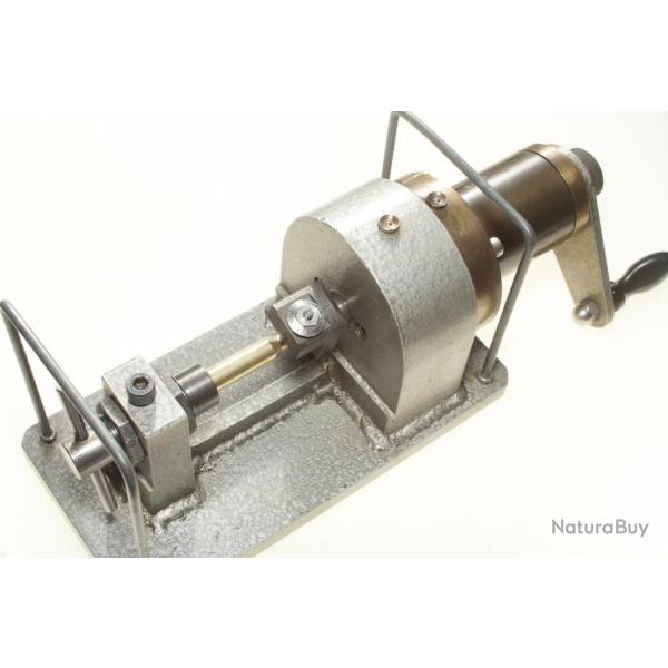 Tour manuel  de pr�paration des collets de douilles int�rieurs et ext�rieurs avec ses accessoires