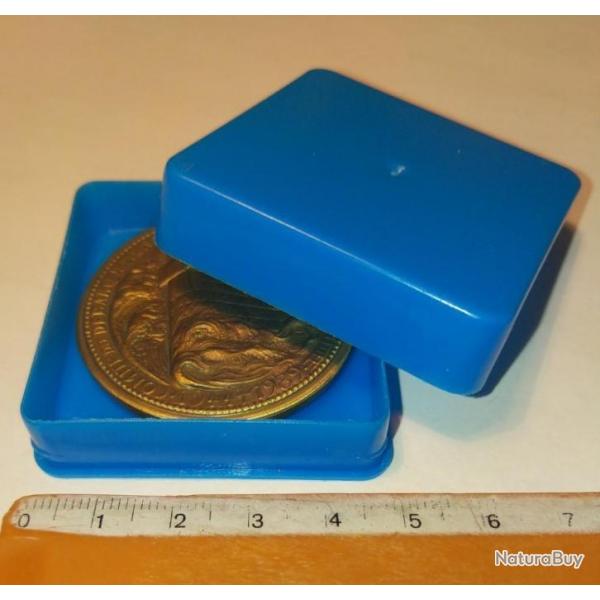M�daille comm�morative du d�barquement, neuve et dans sa bo�te en plastique.