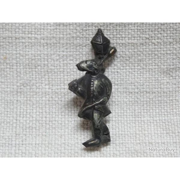 j27) lot , joli menuki  ancien ,  figurant  = rat chasseur =  petit prix