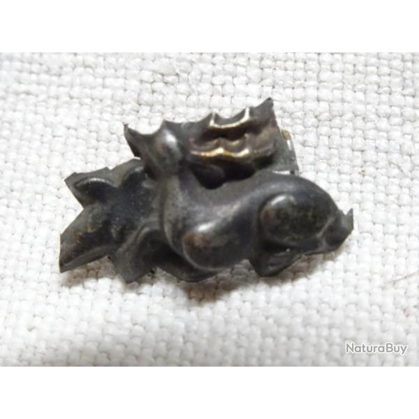 jm48) joli menuki  ancien ,  figurant   petit prix