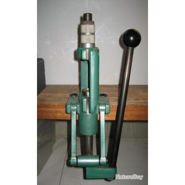 Nouveau... Lot complet  pour rechargement de cartouches cal 12 , 10  ou  20  en  sertissages  toile