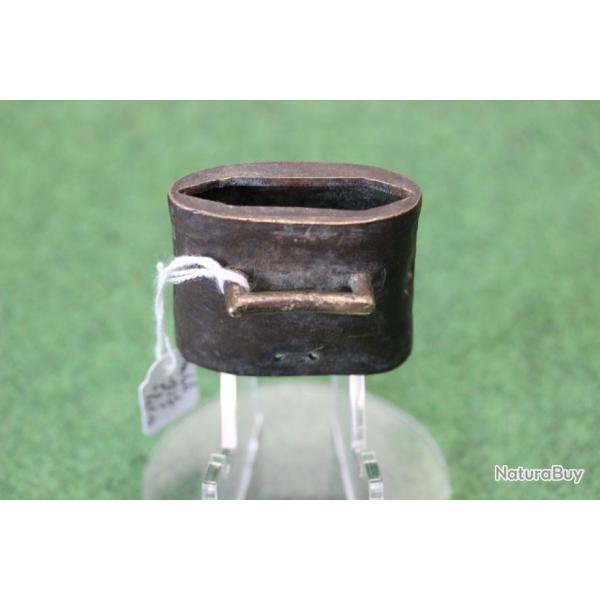 CHAPE POUR ENTREE DE FOURREAU DE GLAIVE D INFANTERIE  DU MODELE 1831   MILIEU  19 EME