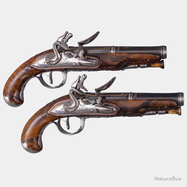 PAIRE DE PISTOLETS D'OFFICIER A SILEX FRAN�AIS