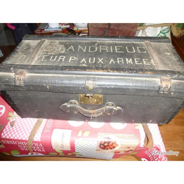 CANTINE EN BOIS DE PAYEUR AUX ARMEES