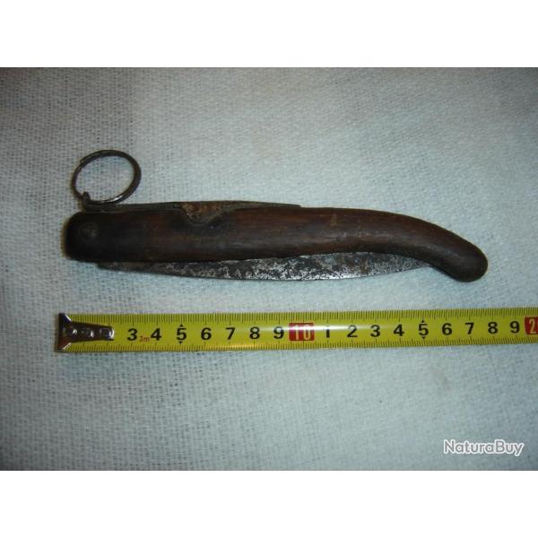 GRAND COUTEAU NETTOYEUR DE TRANCHEE faire offre