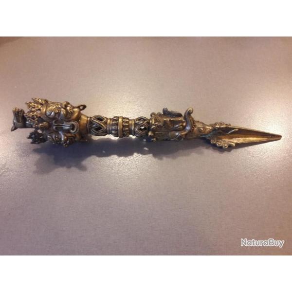 Tr�s belle Dague rituelle dite � phurbu � ou PHURBA du Tibet