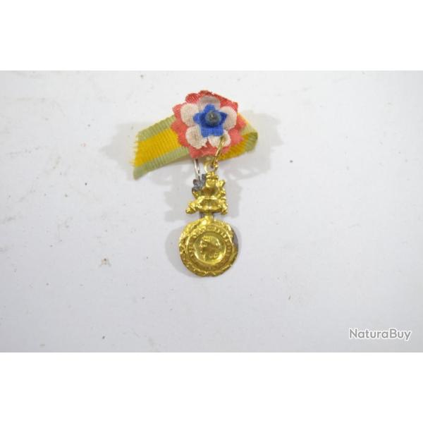 Broche miniature de la m�daille militaire 1870, association anciens combattant ? WW1 WW2 ?