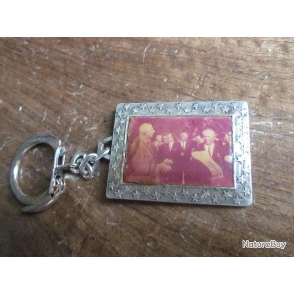 PORTE CLE CHARLE DE GAULLE  MOSCOU 1966