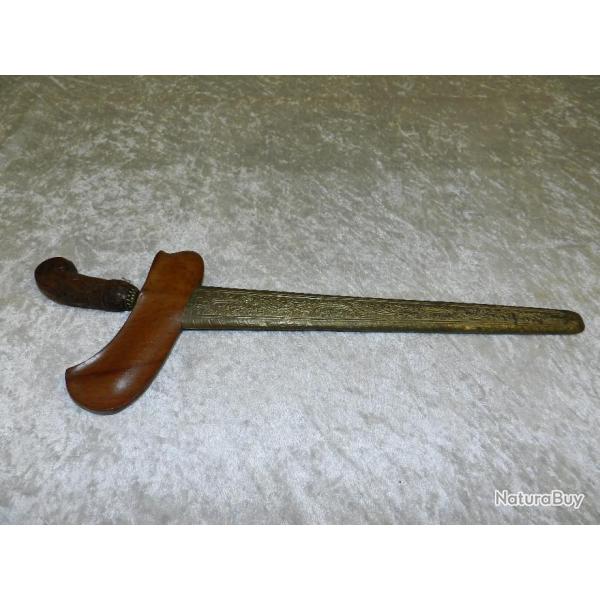 Ancienne dague / Kriss lame ondul�e / Indon�sie / lame damas