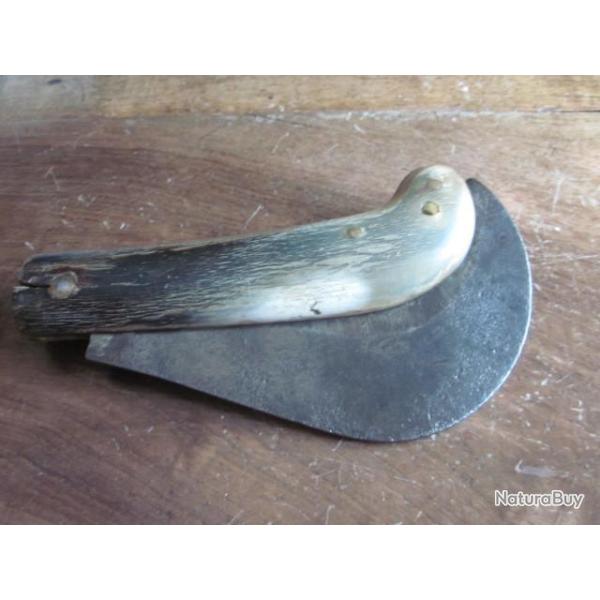 ANCIEN COUTEAU  PLIANT   MANCHE CORNE