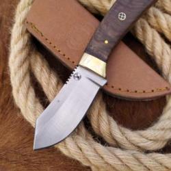 Poignard De chasse Lame skinner Manche en Noyer Etui en Cuir
