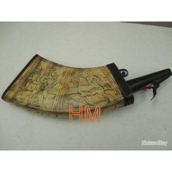 poire  a poudre d'origine ,  pour mousquet a m�che fin XVI em d�but XVII em - superbe  �tat