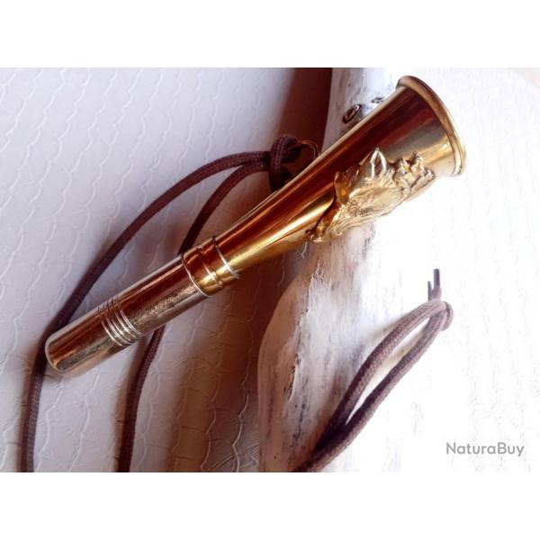 Belle Petite trompe  12 cm avec lacet.