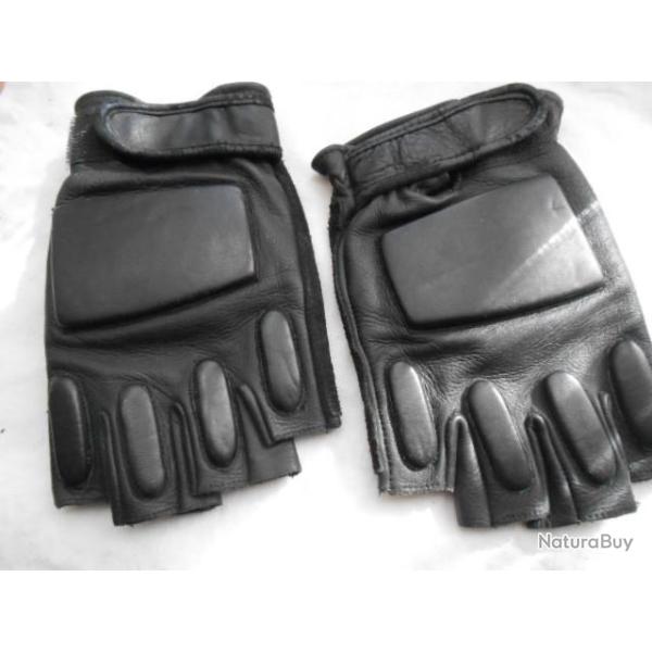 MITAINE DE COMBAT AVEC PROTECTION