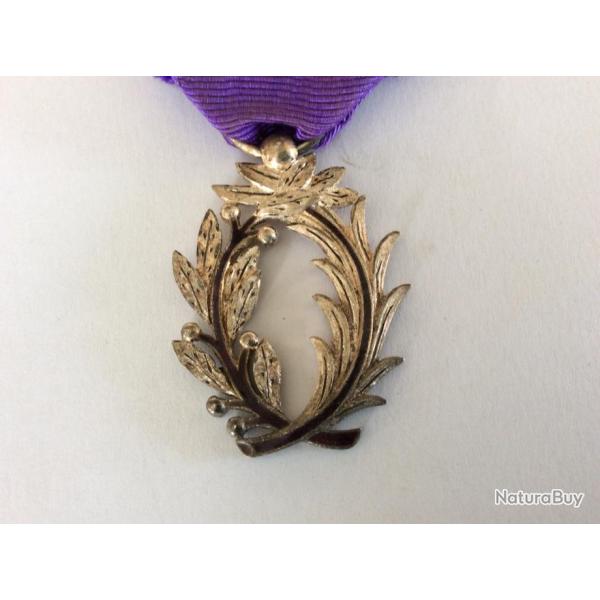 m�daille de Chevalier - Ordre des Palmes Acad�miques (1955)