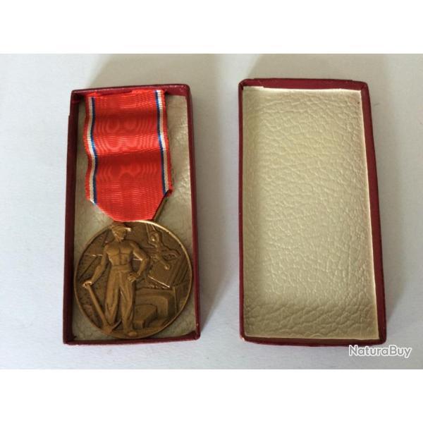 m�daille de bronze - Syndicat des Entrepreneurs de Travaux Publics - France et Outre-Mer - 1961