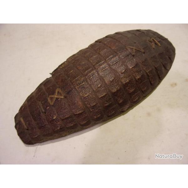 RARE BOUCLIER DINKA EN CUIR DE CROCODILE