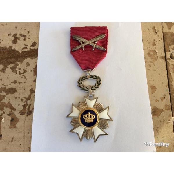 Croix de Chevalier - ruban aux glaives crois�es - Ordre de la Couronne  (L�opold II - Belgique 1897)