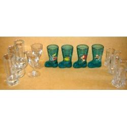 lot de 12 verres &agrave; liqueur