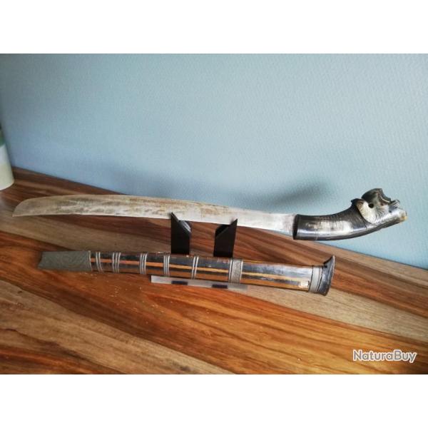 beau et ancien SABRE GOLOCK INDONESIE