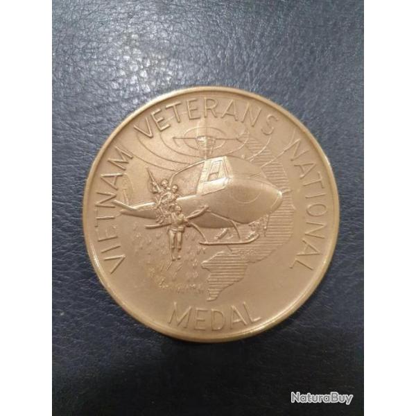Rare m�daille de table vietnam + m�daille