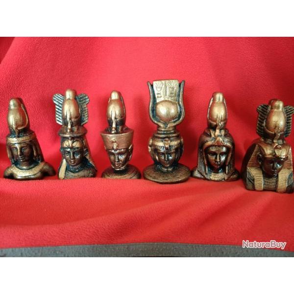 S�rie de petits bustes �gyptien