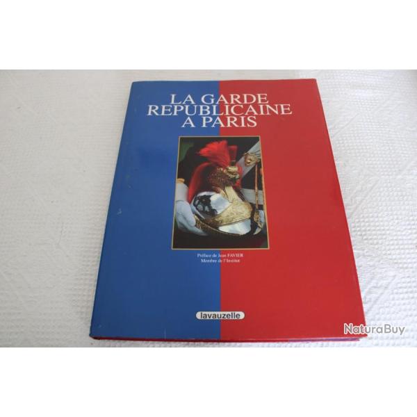 La garde republicaine a Paris
